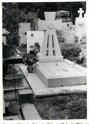 Romania architecture photo 9 x 12 cm 1968 cemetery scene