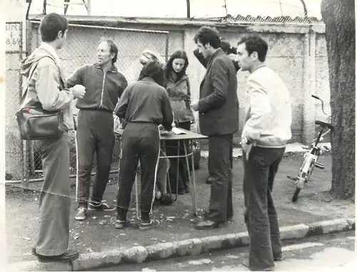 Original foto photo social history Romania athletic race awards podium