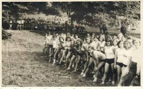 Original foto photo social history Romania athletic team young children race