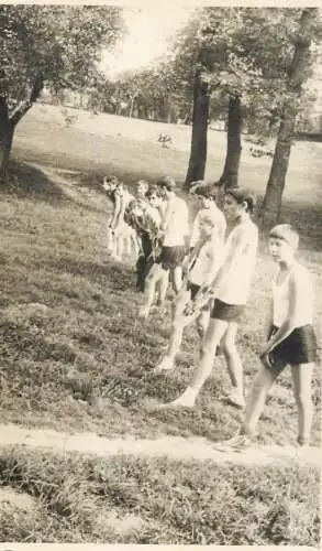 Original foto photo social history Romania athletic team young children race