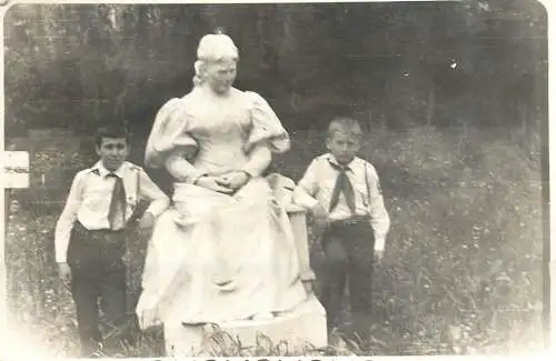 Original foto photo social history Romania communist pioneers and statue