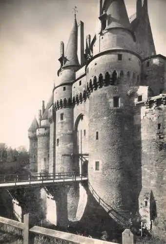 France Ille et Vilaine > Vitre chateau Pont Levis