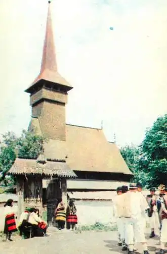 Romania folklore & ethnography traditional costumes and Cuhea wood gate
