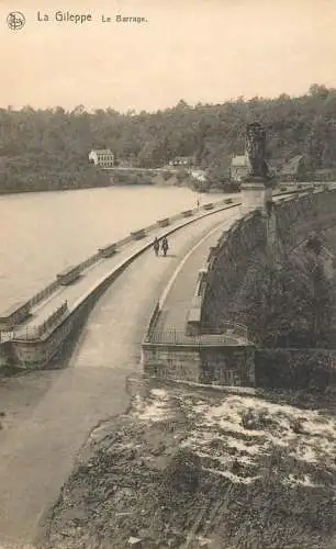 Belgique La Gileppe barrage et lion statue aerial