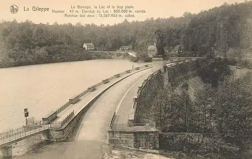 Belgique La Gileppe barrage et lion statue aerial