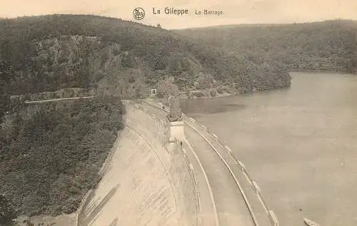 Belgique La Gileppe barrage et lion statue aerial