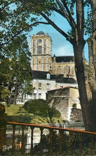 cpsm France Le Mans La Cathedrale