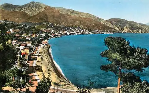 cpsm France Roquebrune Cap Martin vue de la plage & Menton au fond