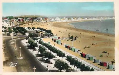 cpsm France La Baule L'Esplanade du Casino & vue de la Plage