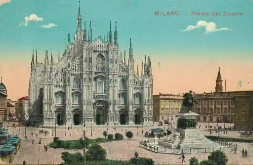 Italy Milano Piazza del Duomo