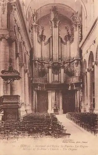 CPA France Douai Eglise St Pierre vue interieure