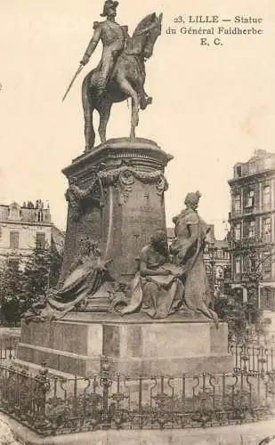 CPA France Lille Statue du General Faidherbe