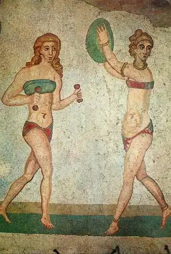 Italy Piazza Amerina Ragazze in bikini