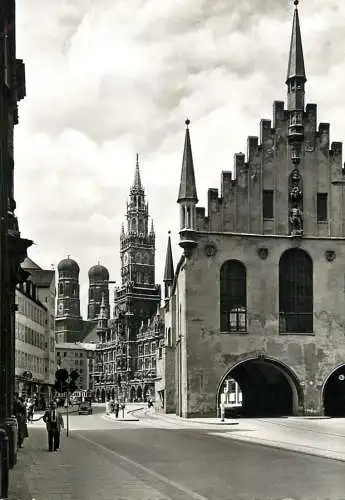 Germany Bavaria Munchen aktes rathaus mit blick zum Marienplatz