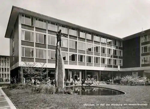 Germany Bavaria Munchen im Hof der Maxburg mit Moses Brunnen