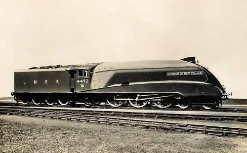 Transportation train Southern Railway 1938 Liverpool station Dominion of New Zealand