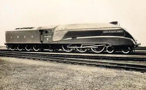 Transportation train Southern Railway 1938 Liverpool bridge station Union of South Africa