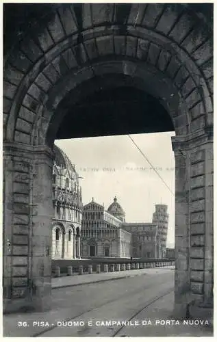 Italy Pisa Duomo e Campanile da Porta Nuova