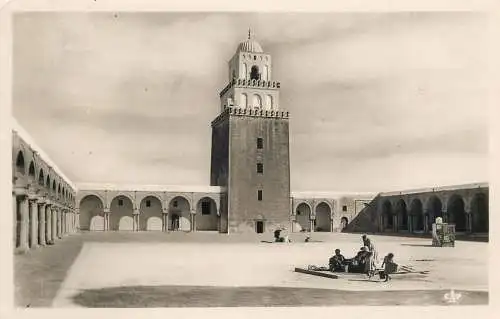 Tunisia Kairouan La Cour et le Minaret de la Grande Mosque