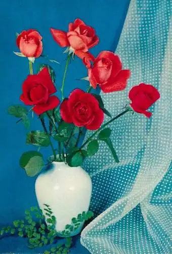 Holiday flower rose vase