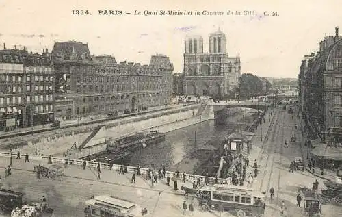 France Paris quai St. Michel et la Caserne de la cite tram