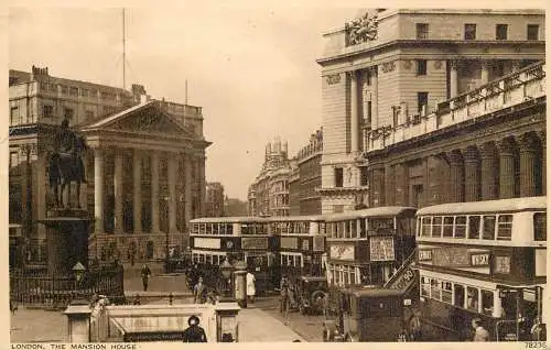 England London Mansion House bunk bus detail view