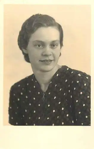 Woman souvenir photo postcard Germany 1940
