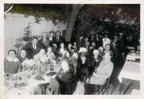 Photo 6 x 9 cm Romania Oradea social history anonymous persons