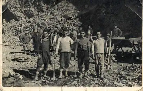 Photo 6 x 9 cm Romania social history identified persons