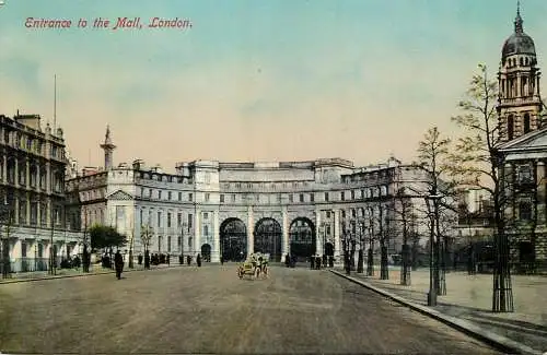 England London Entrance to the Mall