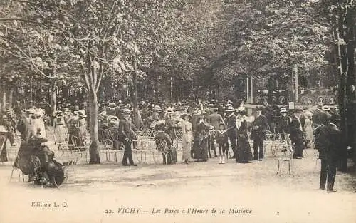 Postcard France Vichy les parcs a l'Heure de la musique