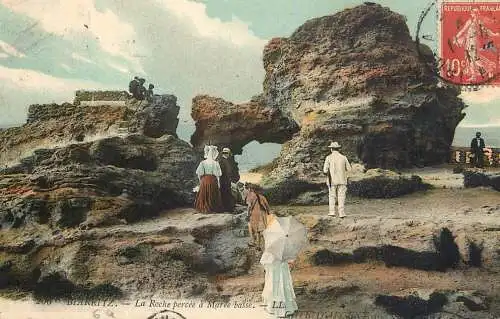 Postcard France Biarritz la roche percee a Maree basse