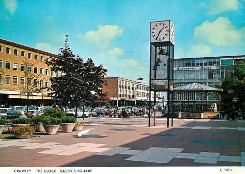 Postcard United Kingdom > England Crawley the clock Queen's square