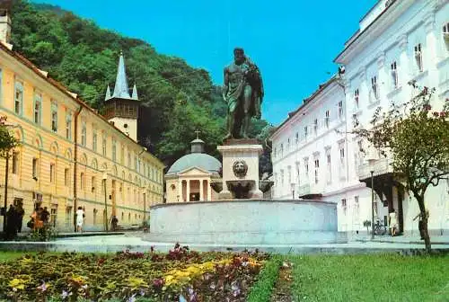 Romania vedere din Baile Herculane statuia lui Hercule