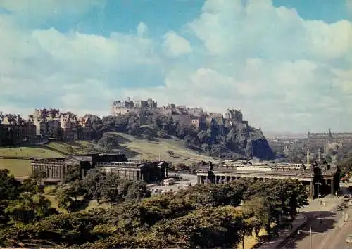 Postcard Uk Scotland Edinburgh castle and National Gallery 1972
