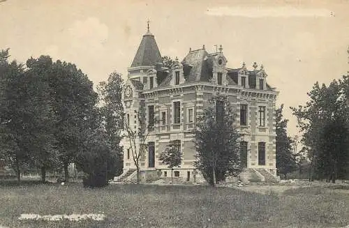 Photo postcard to identify house architecture mansion England