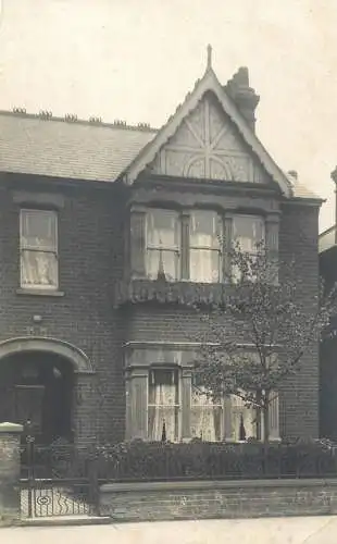 Photo postcard place to identify house architecture