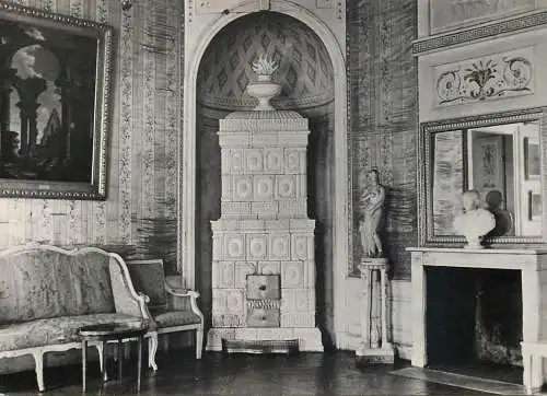 Poland Niebrow Palace inner view yellow salon