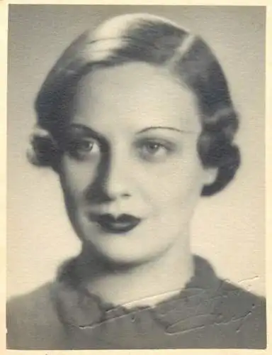 Photo format 6 x 9 cm Romania actrita teatrului national Cluj anii `30 Viorica Iuga Voda theatre actress