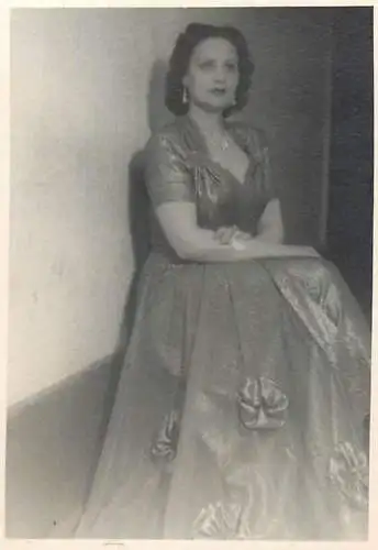 Photo format 6 x 9 cm Romania actrita teatrului national Cluj anii `30 Viorica Iuga Voda