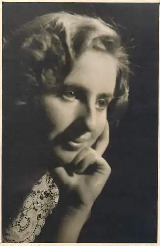 Photo format 6 x 9 cm Romania beauty lady portrait