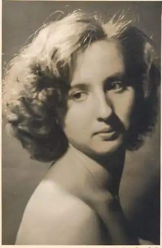 Photo format 6 x 9 cm Romania beauty lady portrait