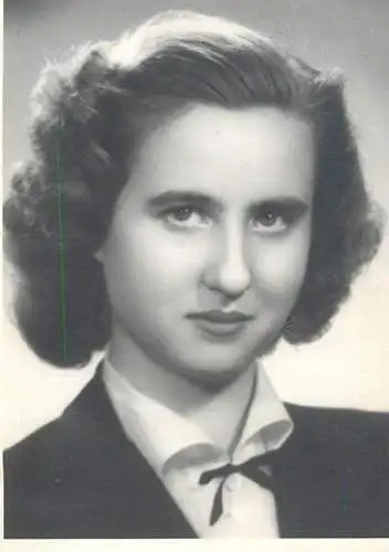 Photo format 6 x 9 cm Romania Anonymous persons portrait
