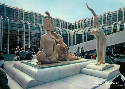 France Paris Forum des Halles Pyegemalion sculpture de Julio Silva