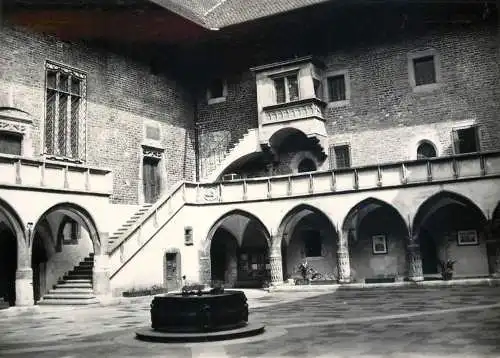 Poland Krakow Jagiellonian University Collegium of Maius courtyard