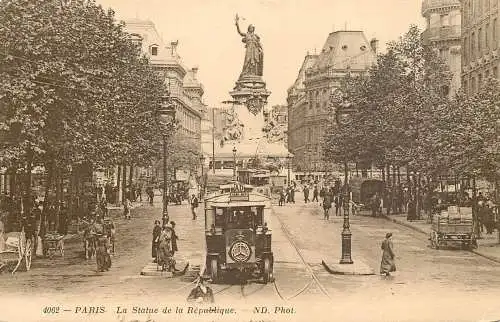France Paris la statue de la Republique bus tram 1914
