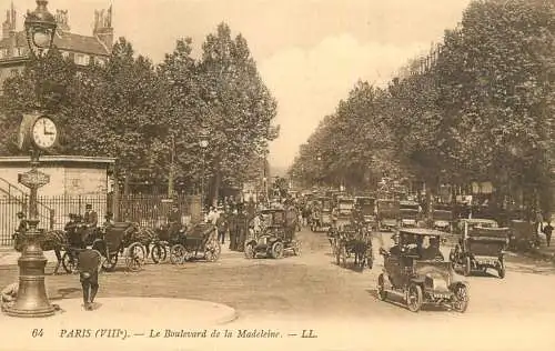 France Paris le Boulevard de la Madeleine epoque cars 1913