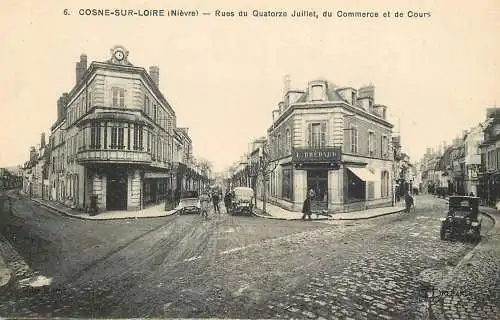 France postcard Nievre Cosne-sur-Loire rues du Quatorze Juillet du Commerce et de Cours