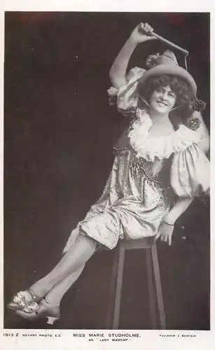 English actress and singer of the Victorian and Edwardian eras Miss Marie Studholme coiffure dress smile Lady Madcap