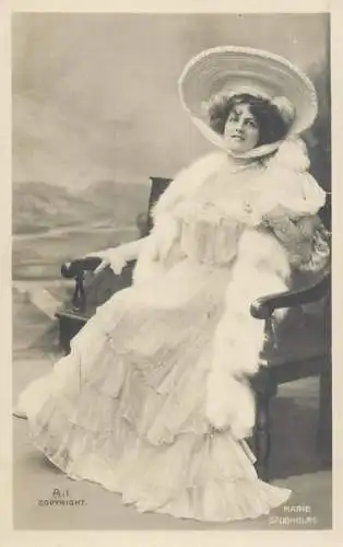 English actress and singer of the Victorian and Edwardian eras Miss Marie Studholme hat coiffure dress